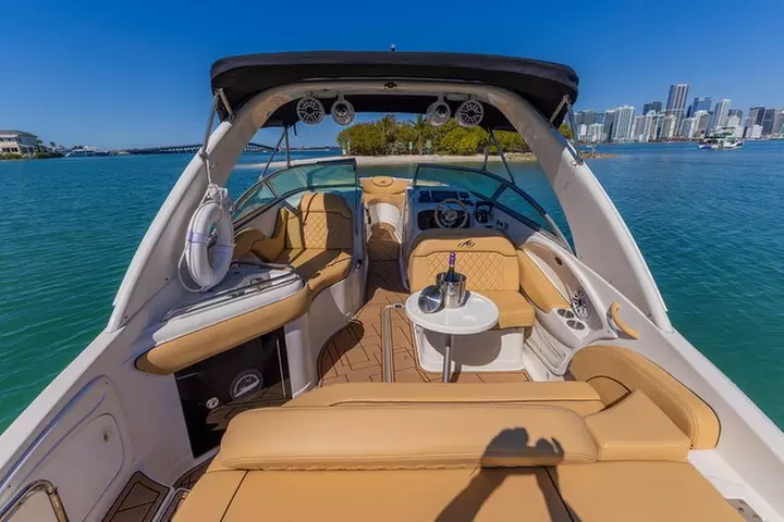 Miami Private Boat Cruise & Tour with a Captain - Primary Image