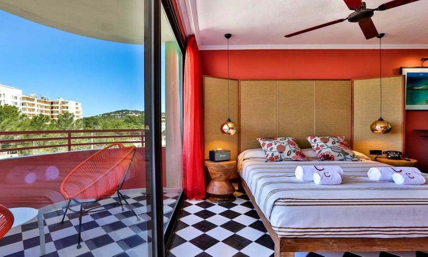 Image 5: ✈ IBIZA | Sant Antoni de Portmany - Cubanito Ibiza Suites 4*, 3 nac...