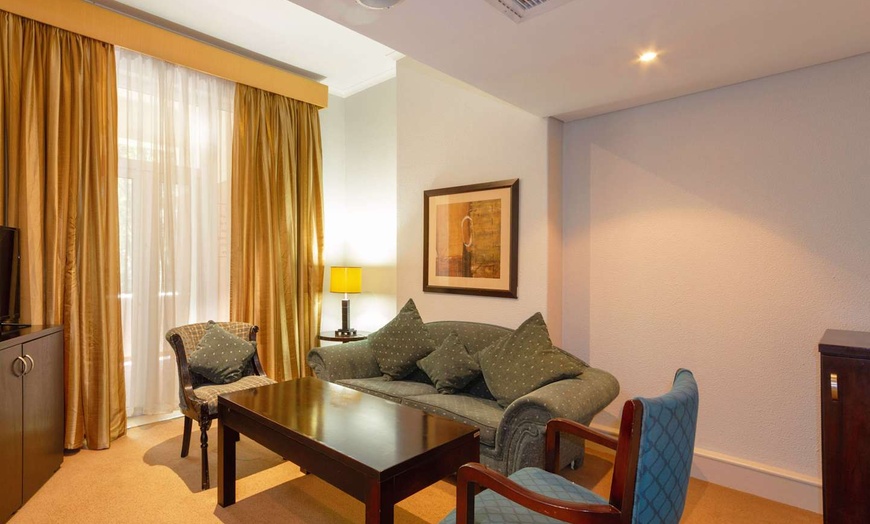Image 5: ✈ AFRIQUE DU SUD | Johannesburg - Holiday Inn Johannesburg Sunnysid...