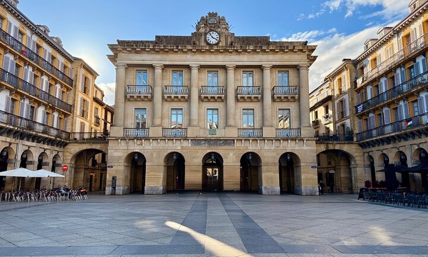 Image 8: Recorrido Histórico a Pie en San Sebastián con Pintxo y Bebida