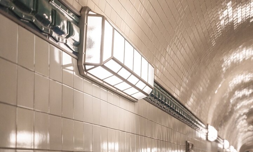 Image 17: Hamburger Hafen und Rotlichtviertel in Kleingruppen