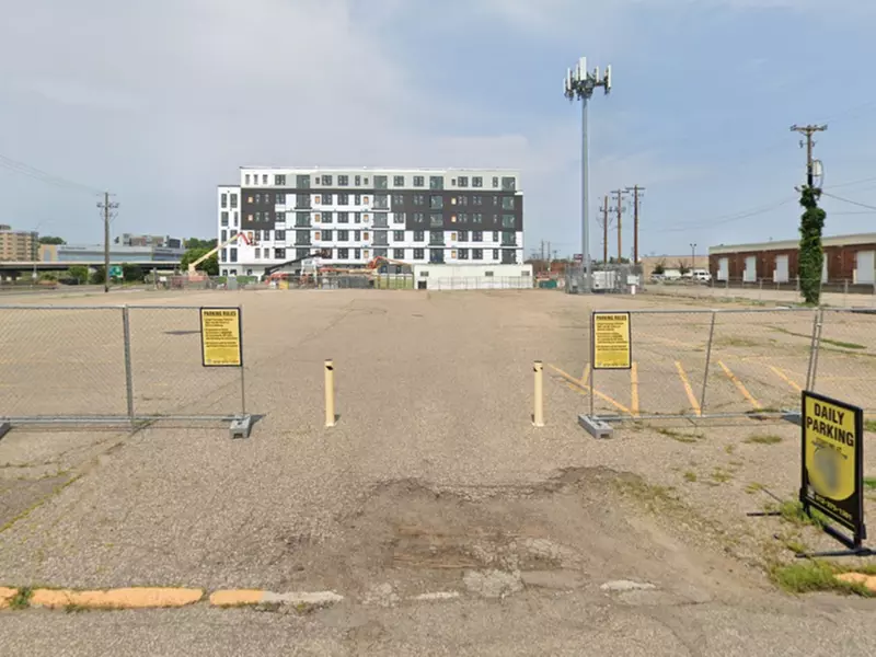 Parking at 500 Broadway St. Lot