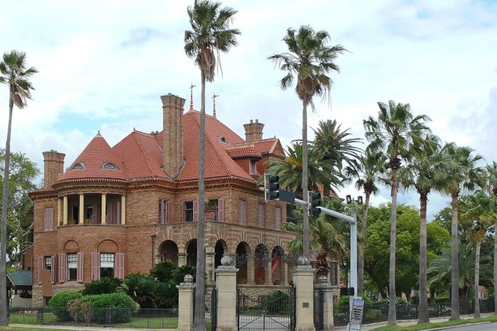 The Historic Galveston Ghost Tour
