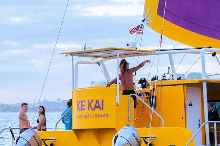 90 Minute Turtle Canyon Waikiki Catamaran Snorkel