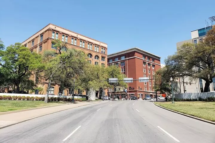 JFK Assassination Tour with Rooming House and Sixth Floor Museum