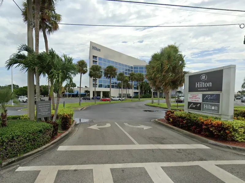 Parking at Hilton Melbourne Hotel Lot
