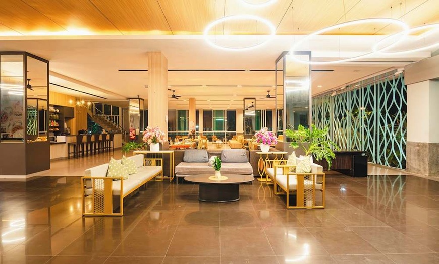 Image 3: ✈ POŁUDNIOWA TAJLANDIA | Phuket - Casa Del M 4* - Odkryty basen