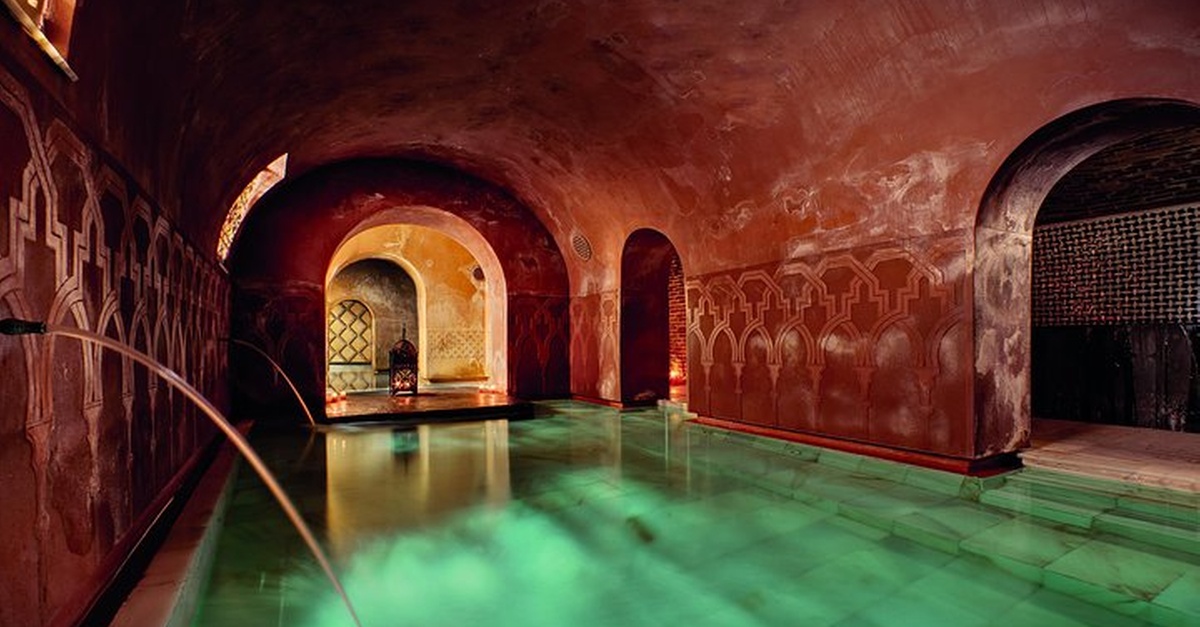 Experiencia de baños árabes Hammam Al Ándalus con masaje en Madrid