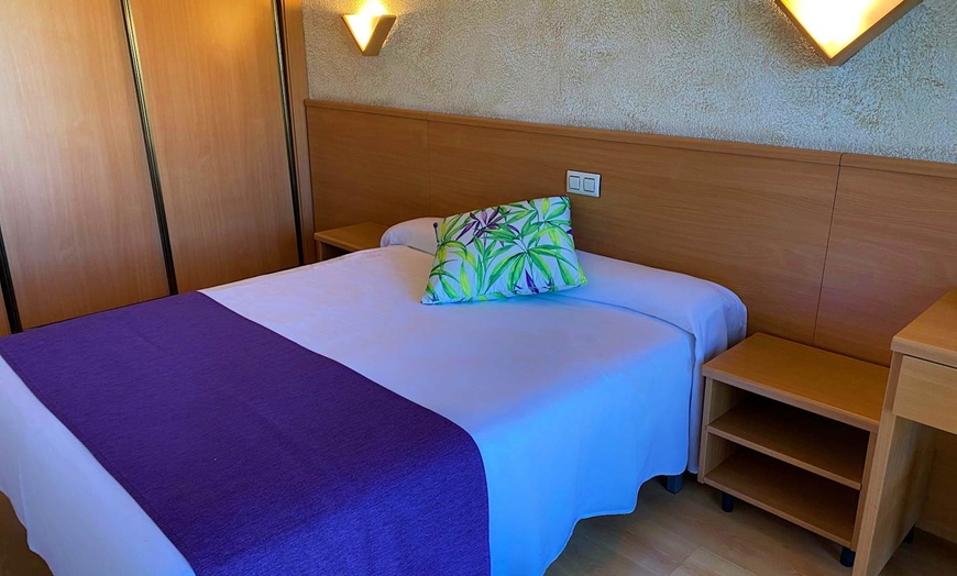 Image 5: ✈ COSTA BRAVA | Lloret de Mar - Hotel Samba 3* - Piscines