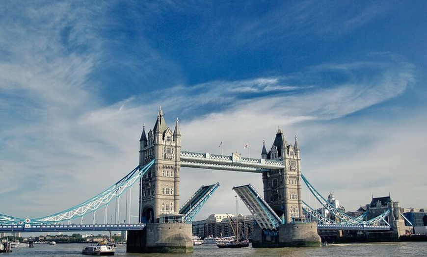 Image 2: The London Old City Iconic Walking Tour