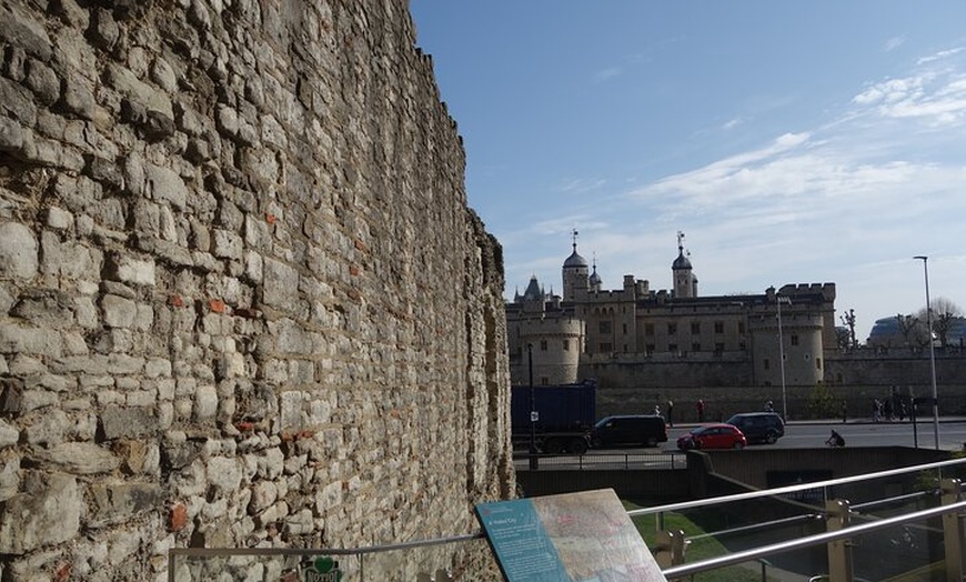 Image 22: Hike London (2-part tour with Borough Market Lunchbreak)