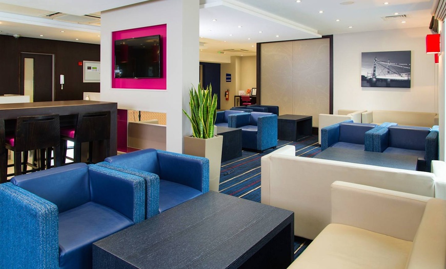 Image 9: ✈ WIELKA BRYTANIA | Londyn - Holiday Inn Express London - Wandswort...