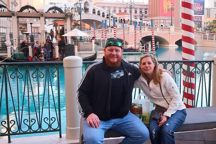 Las Vegas: The Strip's Celebrity Chefs Tour or Downtown Food Tour