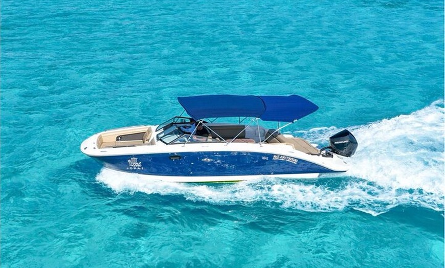Image 10: VIP Sunset Tour in Cancun by Yacht