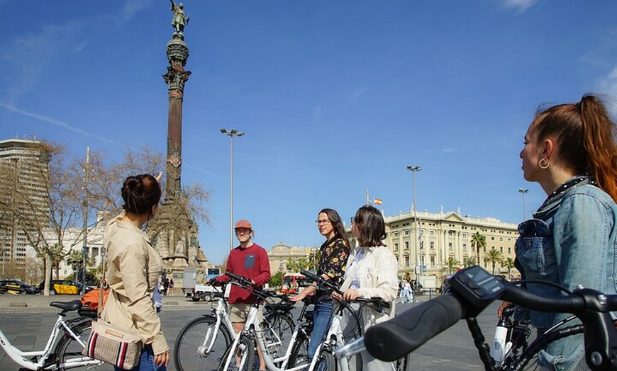 Image 8: Recorrido en bicicleta por lo más destacado de Barcelona