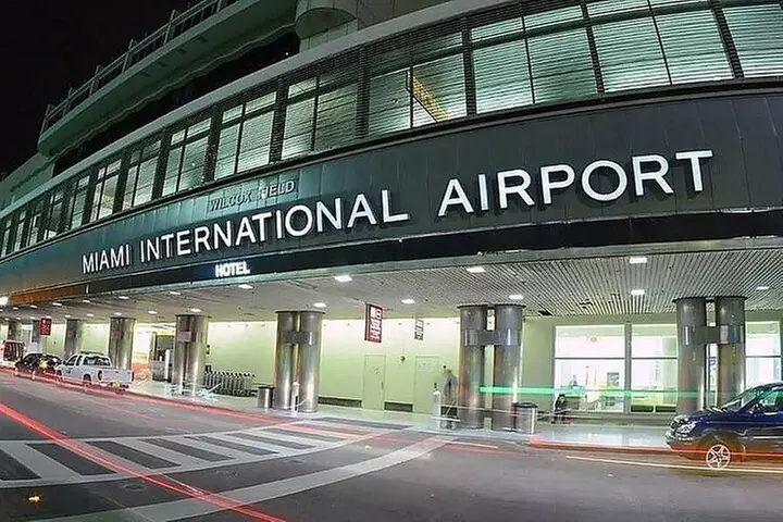 Private Transfer from Miami Airport to any Hotels Downtown Miami - Second Medium