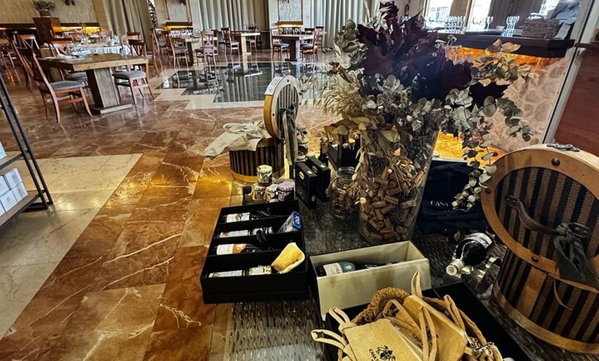 Image 12: Alicante; Recorrido Vinícola Bodega Cata Vinos, Comida y Traslado