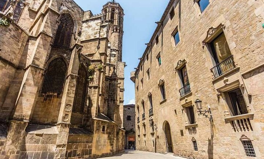 Image 15: Tour privado a pie por el Barrio Gótico y El Born con guía local