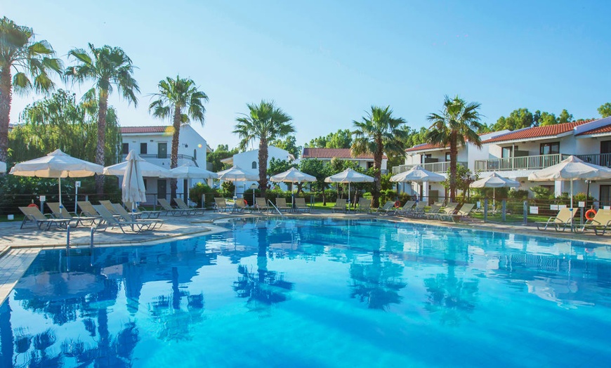 Image 1: ✈ ATTYKA | Maraton - Golden Coast 4* - Klub dla dzieci