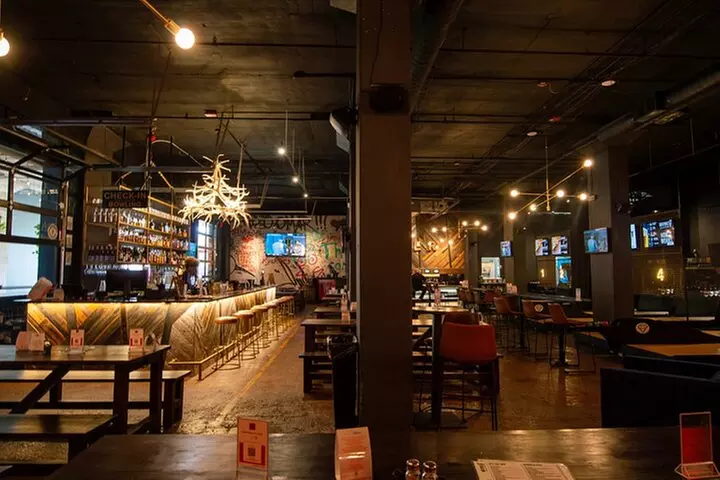 Distillery District Food & History Tour in Lexington