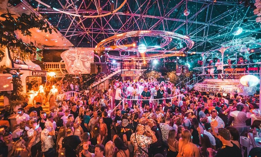 Image 20: Ibiza : 3 x discoteca y piscina Party Pass