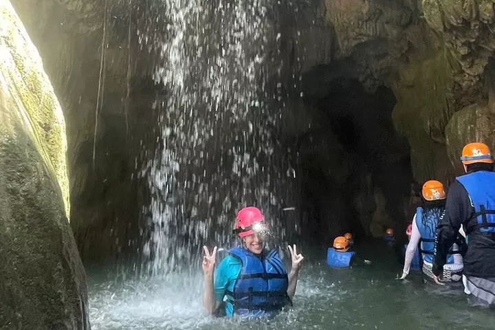 Adventure Half Day Explore Cueva Charco Azul and Cueva Arenales