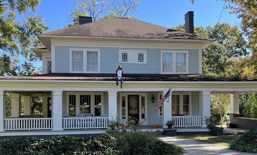 Image 3: Senoia The Walking Dead Film locations 2 hours Walking Tour