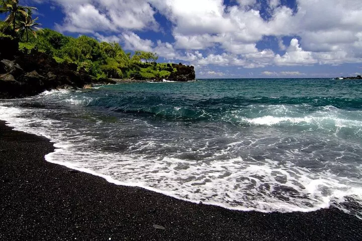 Hilo Volcano and Waterfall Discovery Tour with Local Insights - Second Medium