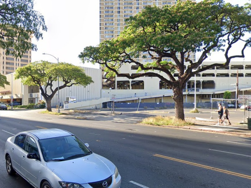 Parking at [H664] 1700 Kapiolani Blvd. Lot