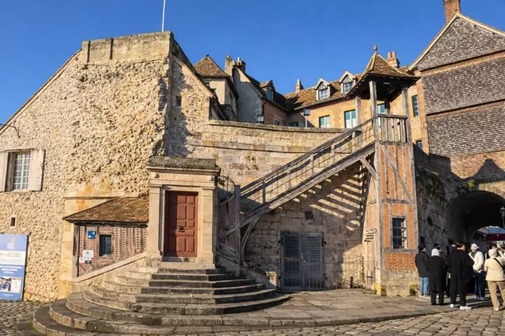Excursion d'une journée à Étretat et Honfleur au départ de Paris Pe...