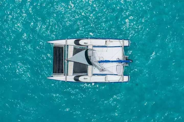 Private Catamaran Tour to Isla Mujeres
