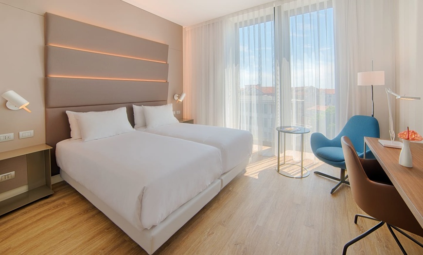 Image 1: ✈ ITALIE | Venise - Avani Rio Novo Venice Hotel 4*, 2 nuit - City b...