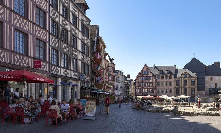 Image 12: Excursion en petit groupe à Etretat et Rouen au départ de Paris