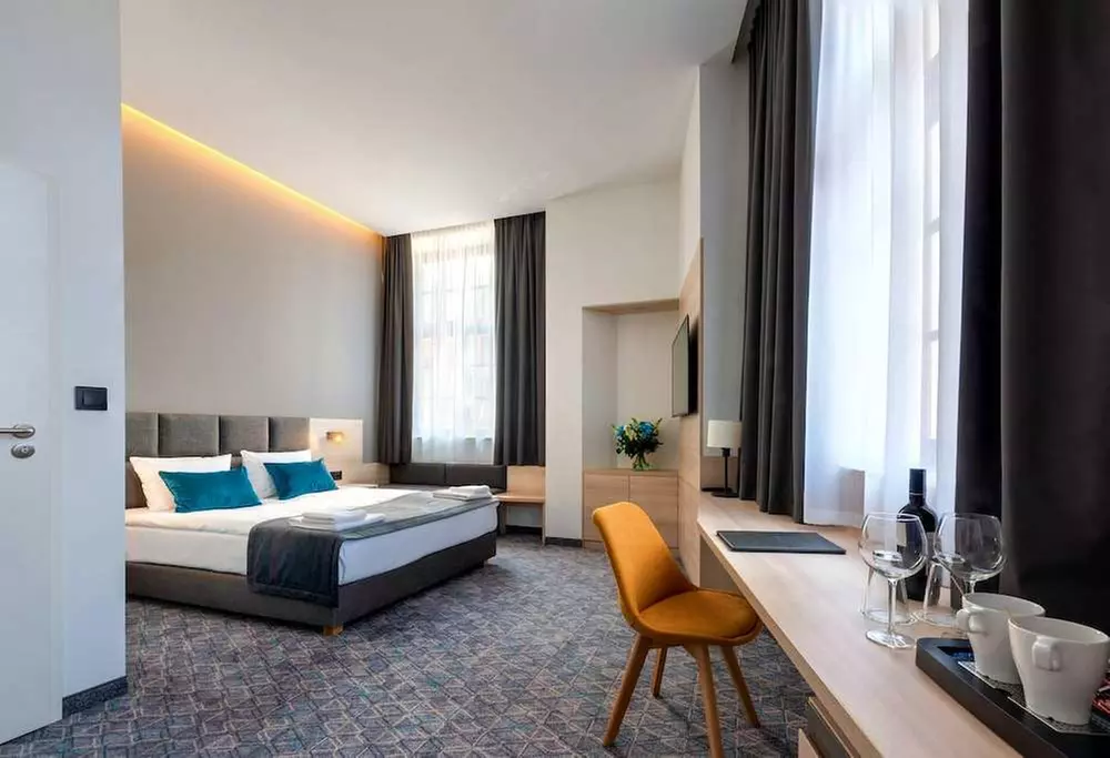 ✈ POLSKA | Wroclaw - Korona Hotel Wroclaw Market Square 3*, 2 nocy ...