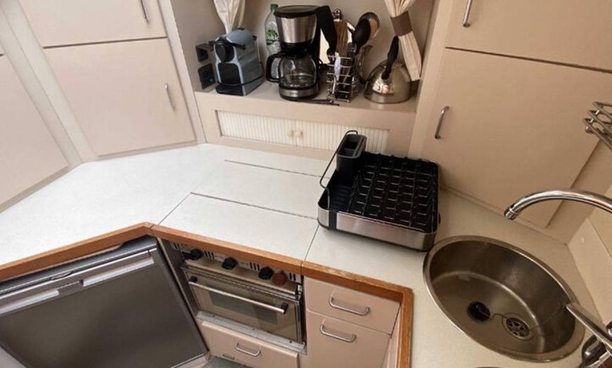 Image 10: Excursión privada en yate desde Ibiza