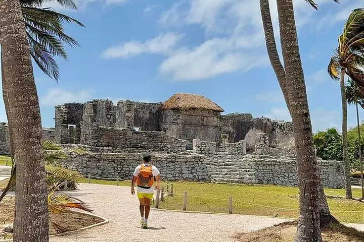 Deluxe Trip to Casa Tortuga Cenotes and Tulum Site from Cancun