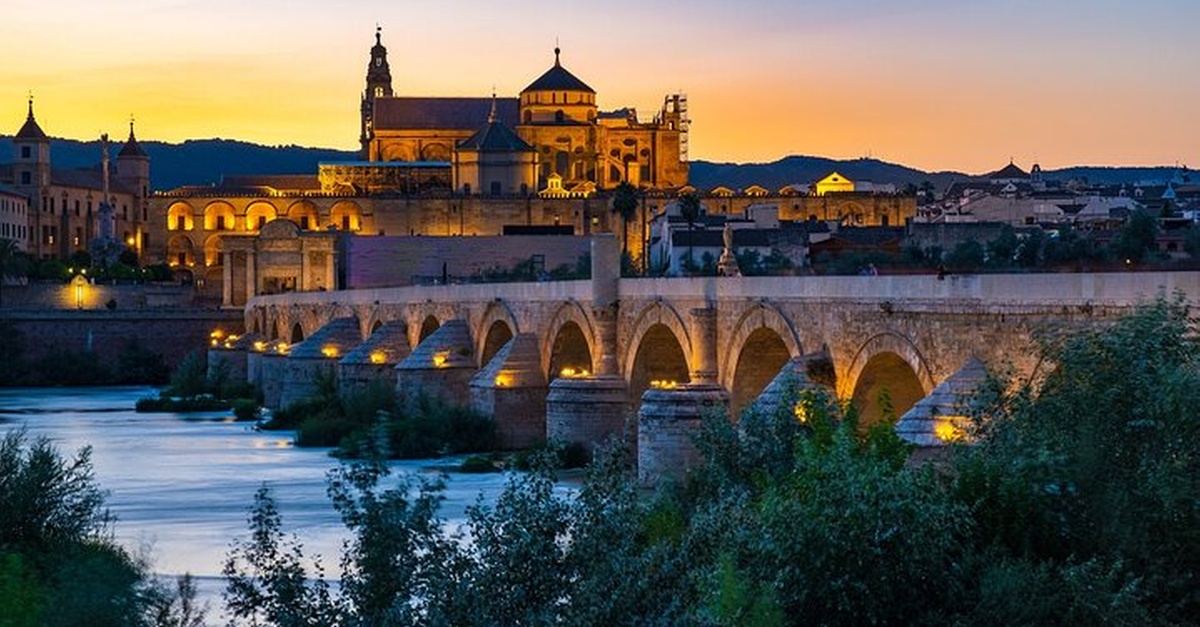 Traslado privado desde Sevilla a Granada con escala en Córdoba