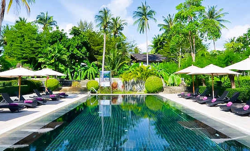 Image 1: ✈ THAÏLANDE | Koh Lanta - Twin Lotus Resort & Spa 4* - Face à la mer