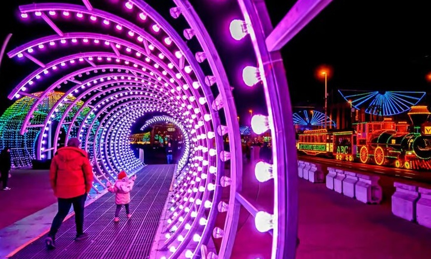 Image 9: Blackpool Xmas By the Sea Illuminations Bus Tour