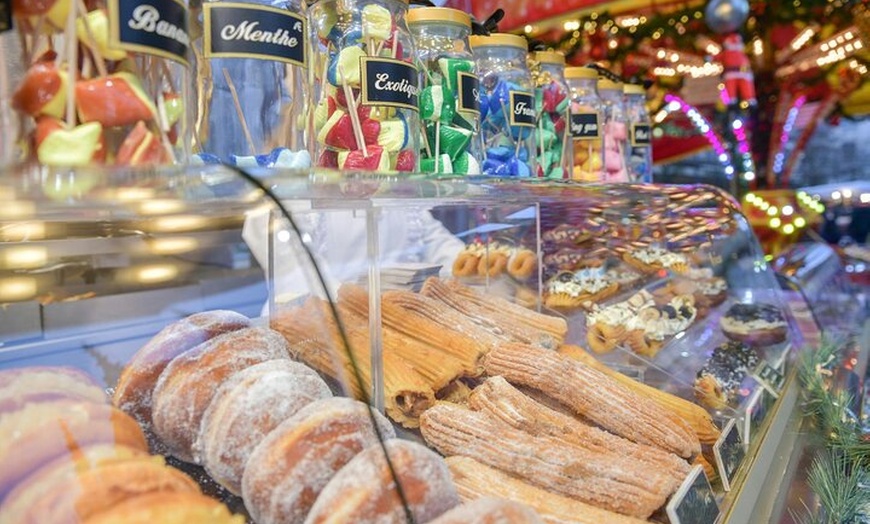 Image 7: Marché de Noël de Rouen et pique-nique en bord de mer Visite privée...