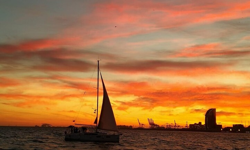 Image 12: Barcelona Sunset Private Saxiphone y barra libre