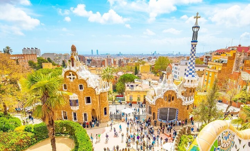 Image 5: Recogida en el aeropuerto privado y tour panorámico por Barcelona