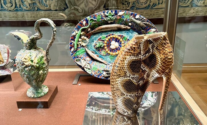 Image 6: Visite guidée privée du Louvre Fashion Expo