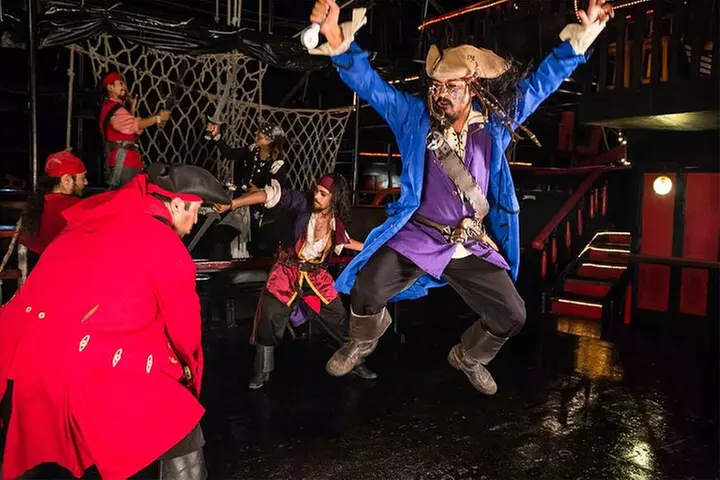 Pirate Show & Dinner 2X1 in Cancún