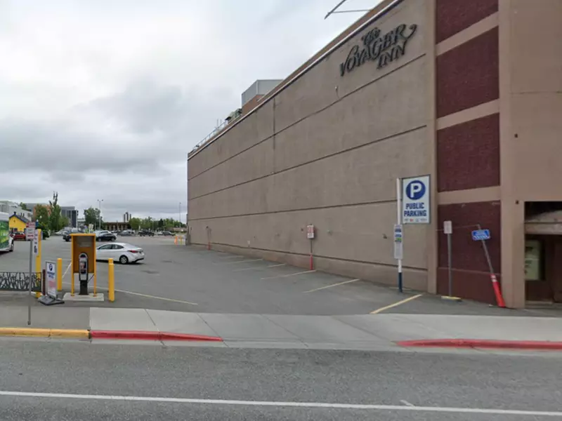 Parking at [5033] 938 W. 5th Ave. Lot