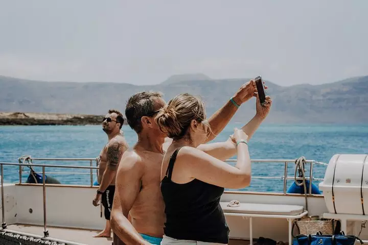 Excursión en catamarán a la isla de La Graciosa