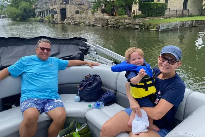 Lake Austin Scenic History Tour 2-Hour, Fully Shaded, All Ages