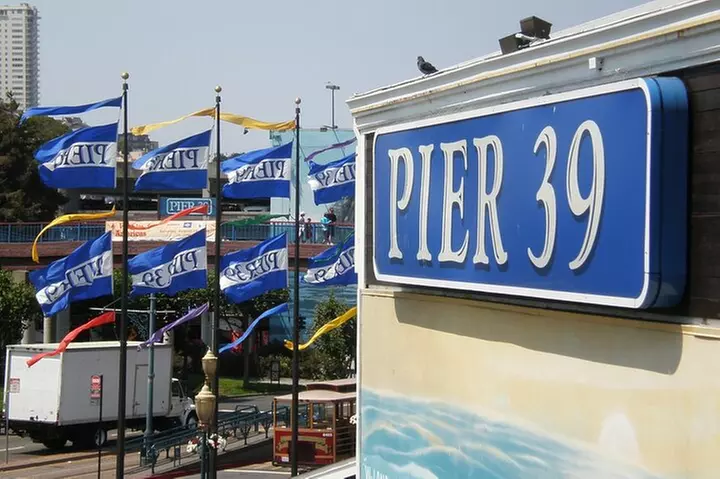 San Francisco: Hop-On Hop-Off Deluxe Bus Tour with 20 Stops