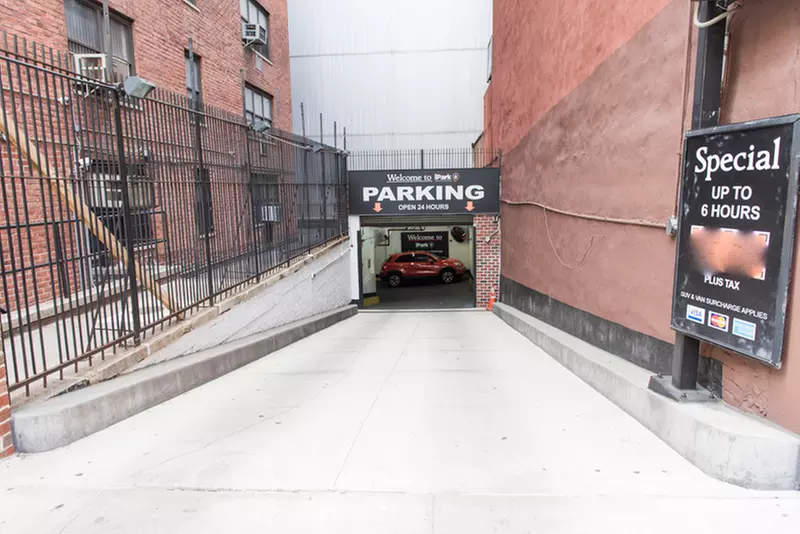 Parking at iPark - 330 Third Parking Garage