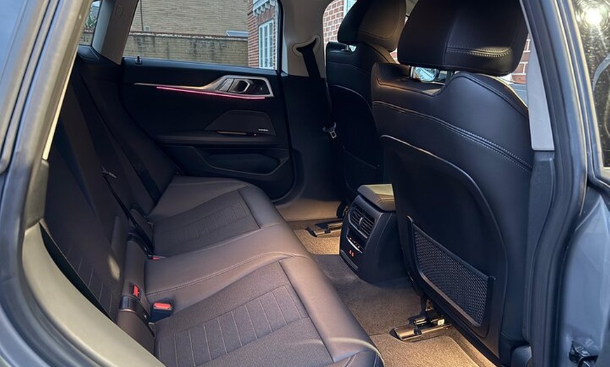 Image 5: Private Transfer London Hotel to Heathrow Airport